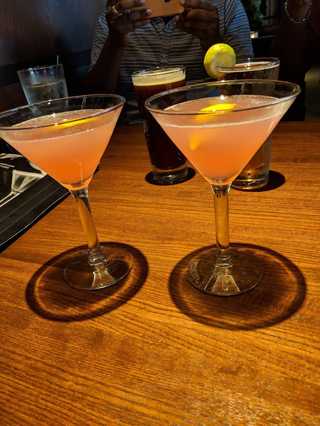 Bar Louie - One Bellevue Place | night club | 8119 Sawyer Brown Rd, Nashville, TN 37221, USA | 6157334400 OR +1 615-733-4400