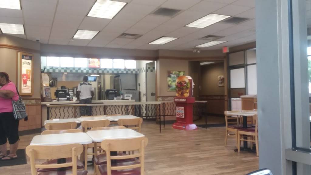 Wendys | restaurant | 4601 W North Ave, Milwaukee, WI 53208, USA | 4148734763 OR +1 414-873-4763