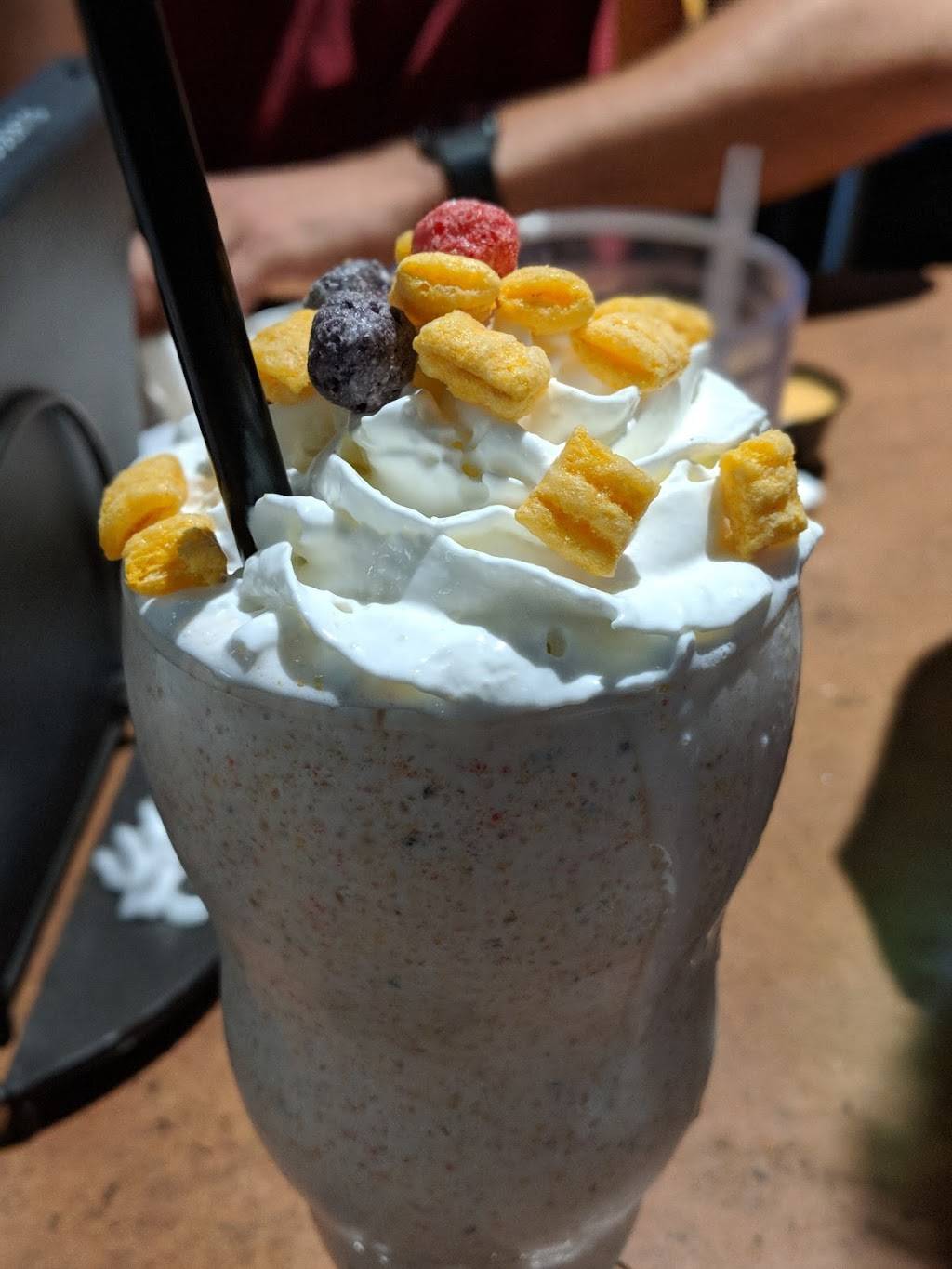 Buffalo Wild Wings | restaurant | 1120 Hotel Dr, Defiance, OH 43512, USA | 4197849464 OR +1 419-784-9464