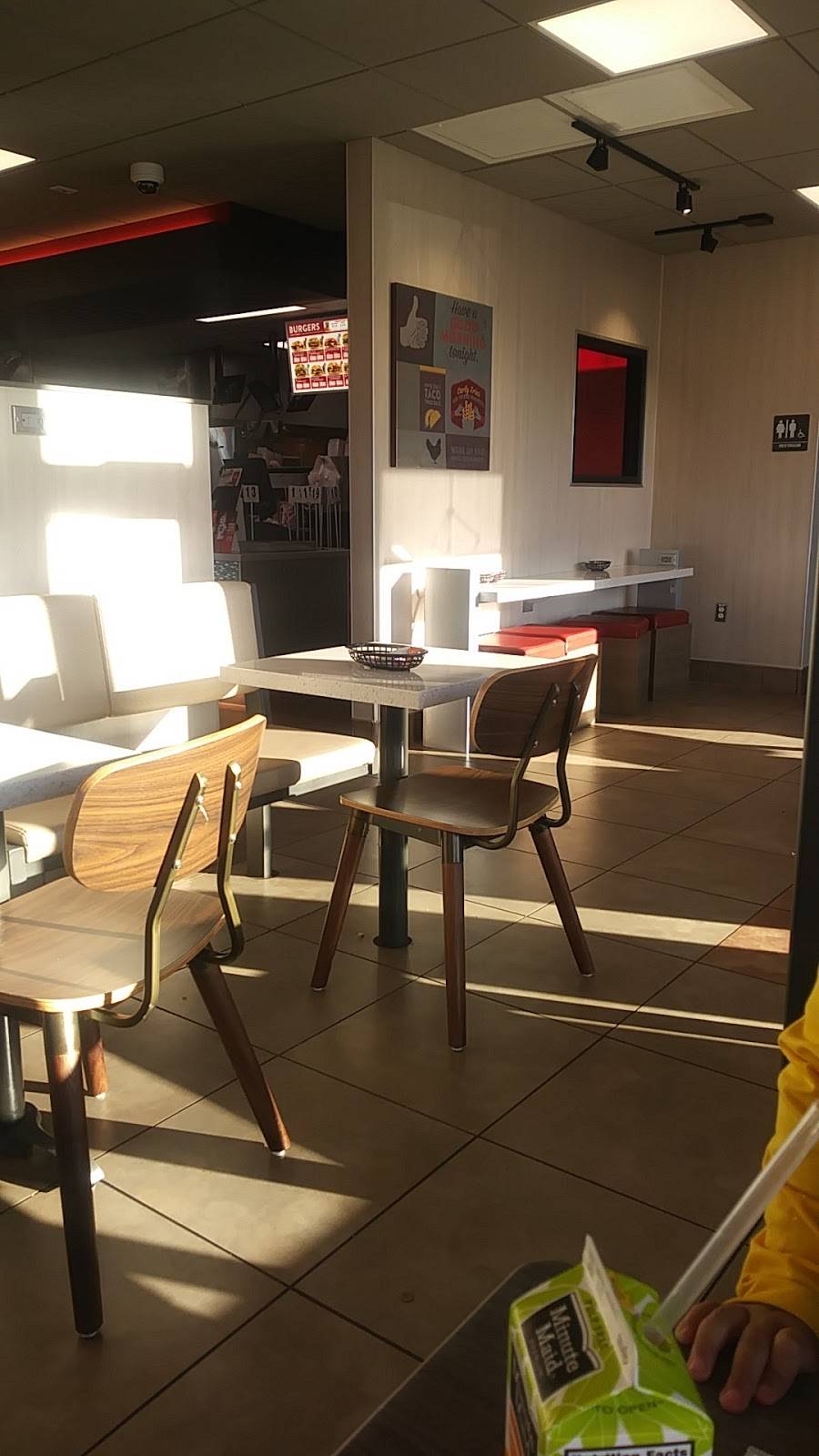 Jack in the Box | restaurant | 2105 W Seminary Dr, Fort Worth, TX 76115, USA | 8179269570 OR +1 817-926-9570