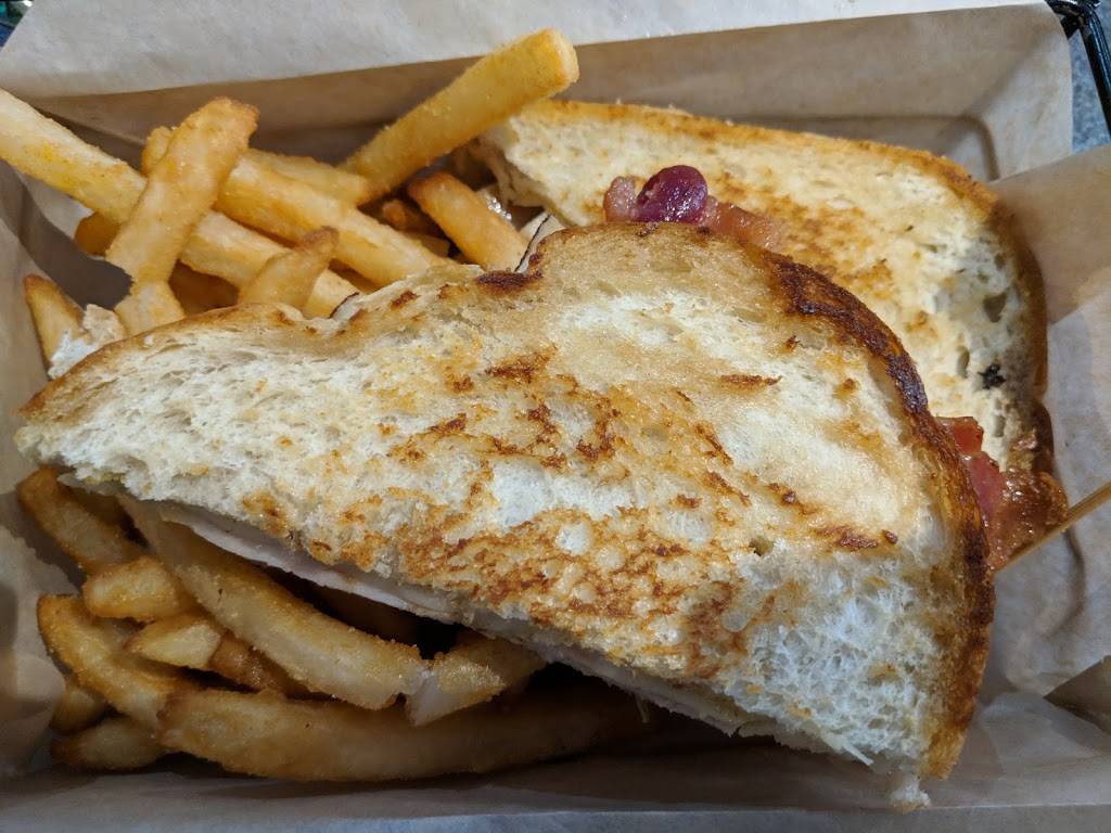 C3ntral Tavern Elkton MD | restaurant | 107 E Main St, Elkton, MD 21921, USA | 4103925000 OR +1 410-392-5000