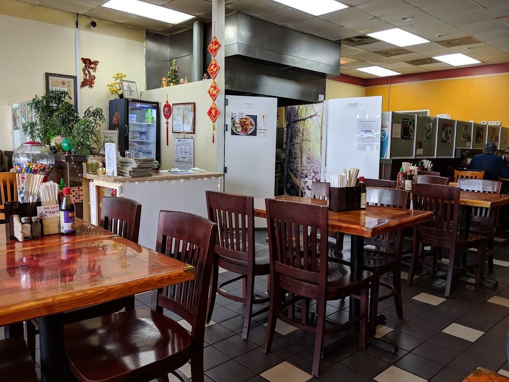 Pho Dalat | restaurant | 836 Eden Way N, Chesapeake, VA 23320, USA | 7572339995 OR +1 757-233-9995