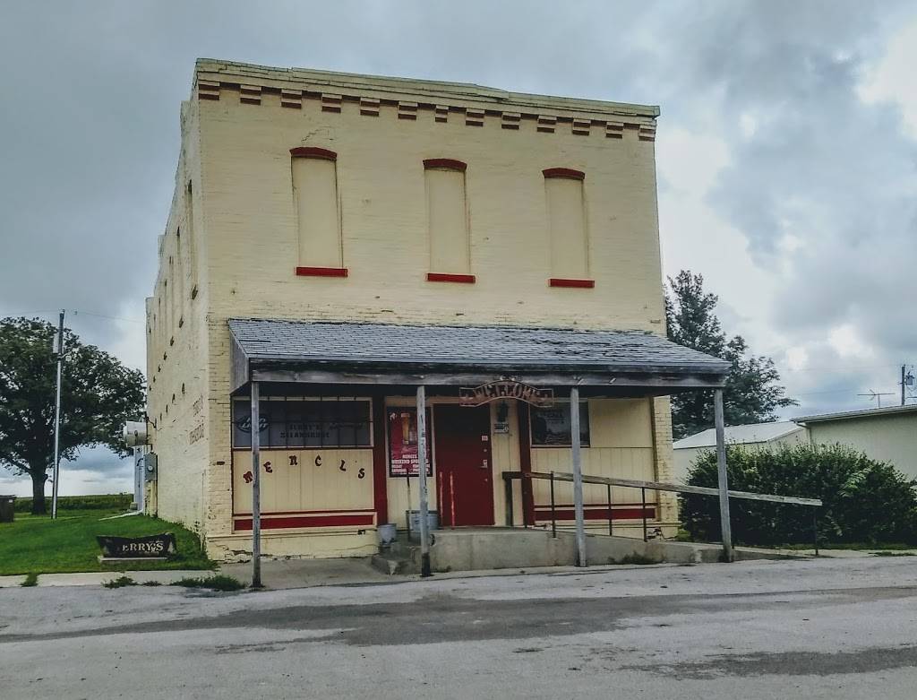 Mencl Tavern | restaurant | 200 4th St, Virginia, NE 68458, USA | 4026884286 OR +1 402-688-4286