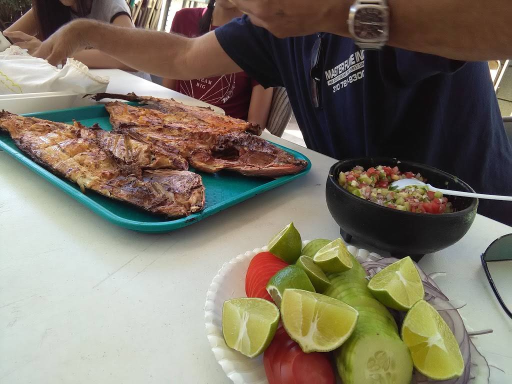 Chuco Mariscos | restaurant | 115 W 107th St, Los Angeles, CA 90003, USA | 3237550913 OR +1 323-755-0913