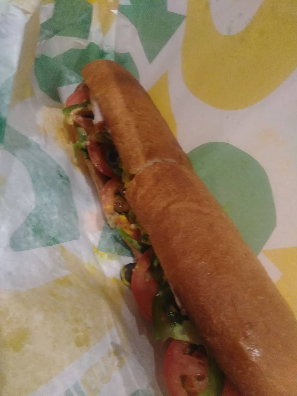 Subway | meal takeaway | 4220 Brooklake Rd NE, Salem, OR 97305, USA | 5034631114 OR +1 503-463-1114