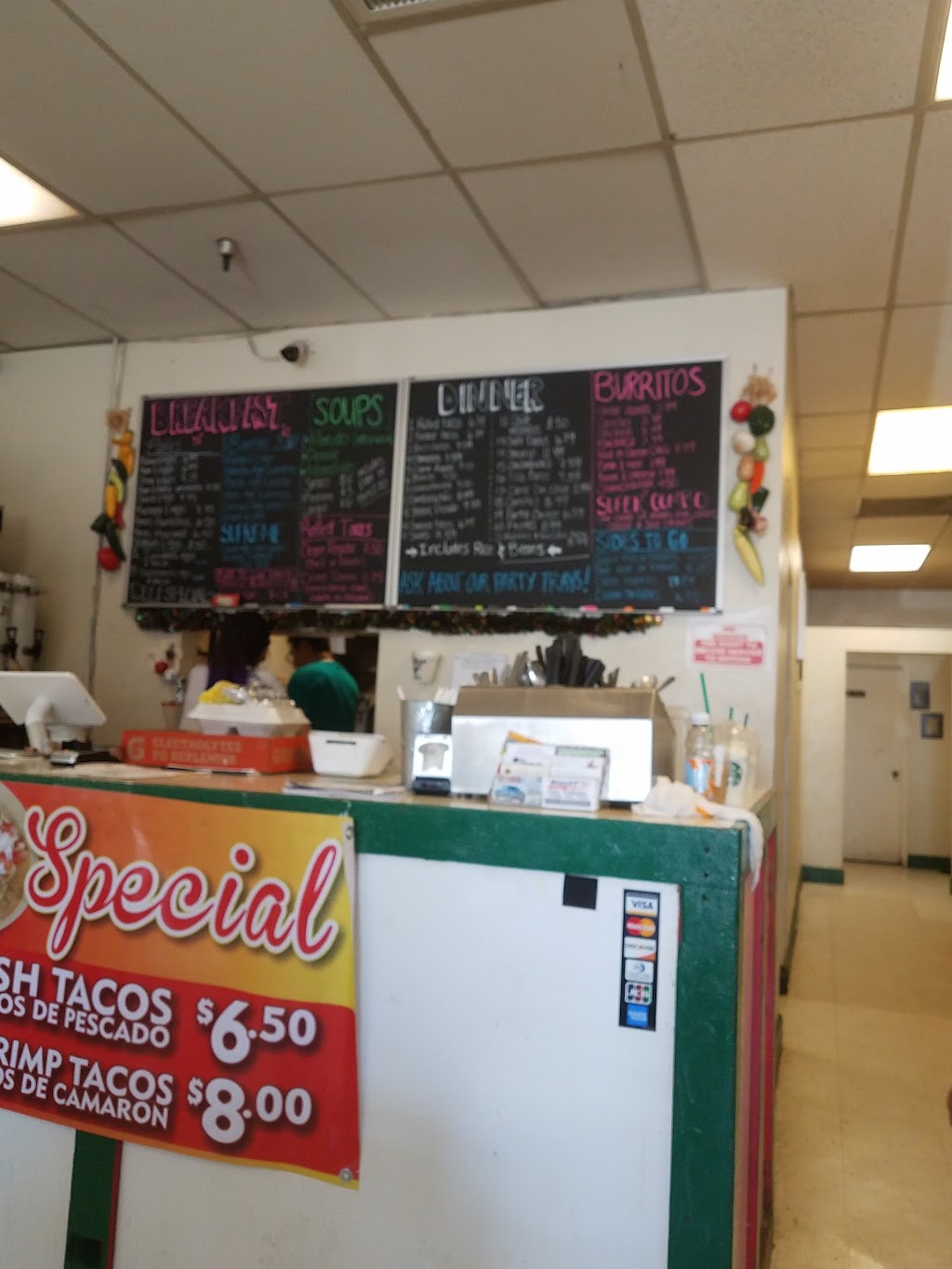 La Casa Deli | restaurant | 349 W 32nd St, Yuma, AZ 85364, USA | 9283410486 OR +1 928-341-0486