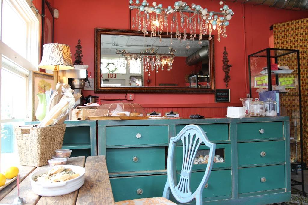 Cha Cha La Mer | restaurant | 36 West St, Beverly, MA 01915, USA | 9789693676 OR +1 978-969-3676