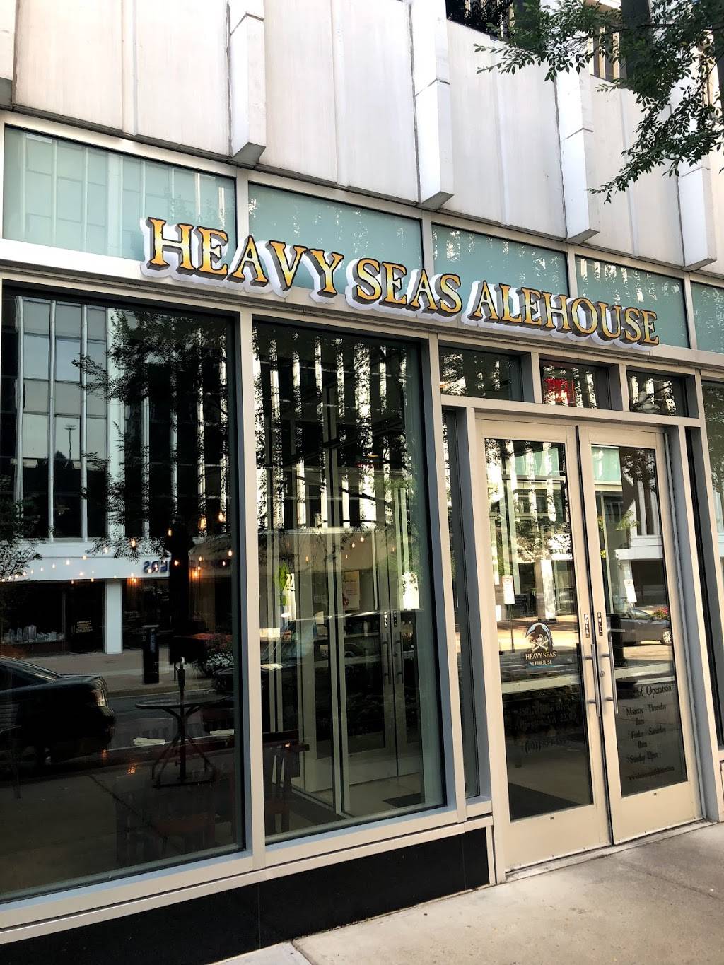 Heavy Seas Alehouse | restaurant | 1501 Wilson Blvd, Arlington, VA 22209, USA | 7038750445 OR +1 703-875-0445