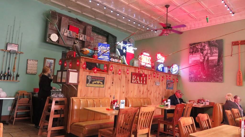 Paw Paws Catfish House | restaurant | 1014 Main St, Bastrop, TX 78602, USA | 5123219800 OR +1 512-321-9800