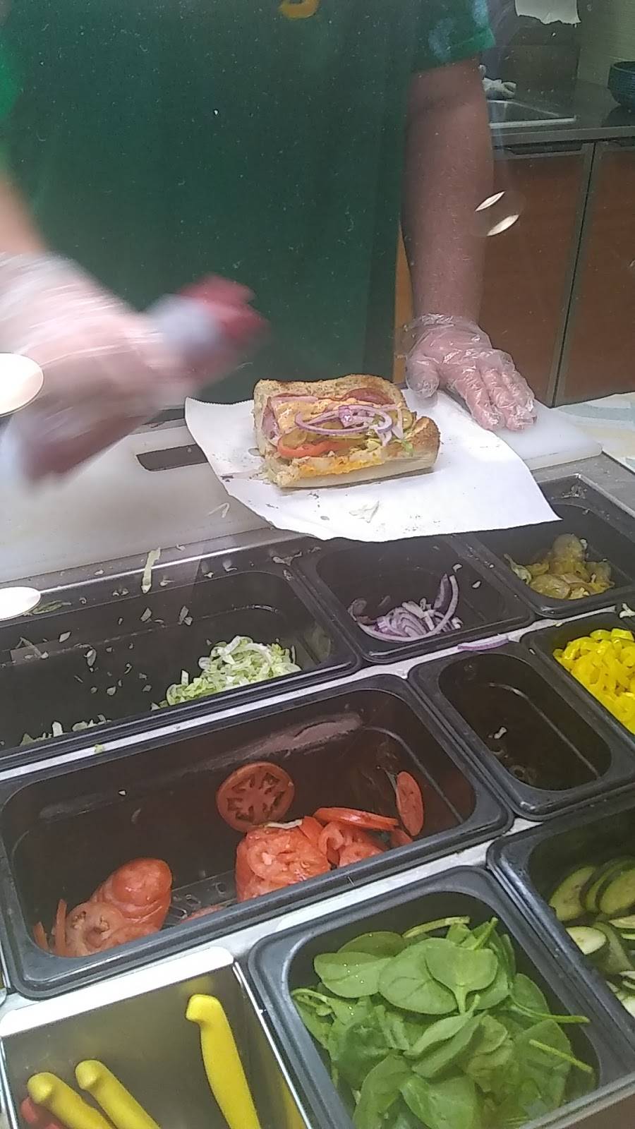 Subway Restaurants | restaurant | 122 Northstar Dr, Holts Summit, MO 65043, USA | 5738965771 OR +1 573-896-5771