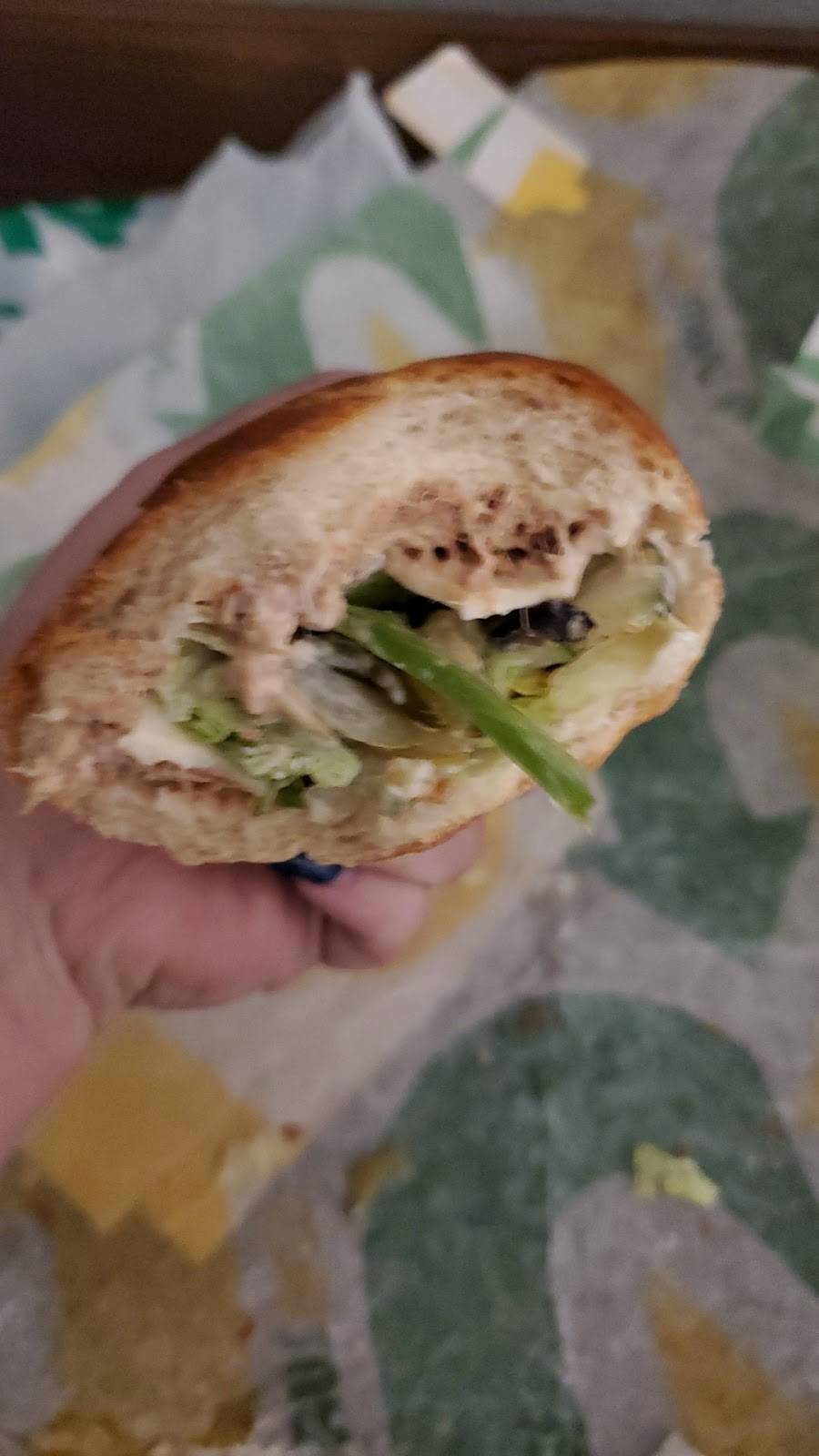 Subway | meal takeaway | 8127 Vineland Ave Suite 8127, Orlando, FL 32821, USA | 4072391296 OR +1 407-239-1296