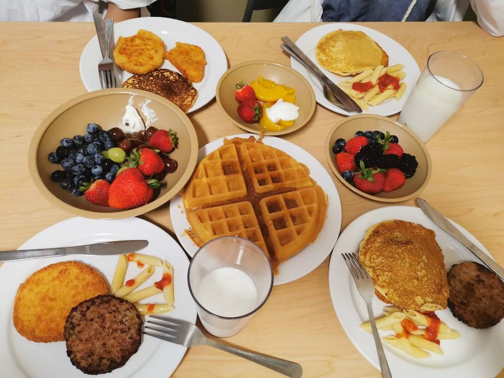 Dewick-MacPhie Dining Center | restaurant | 25 Latin Way Rd, Medford, MA 02155, USA | 6176273462 OR +1 617-627-3462