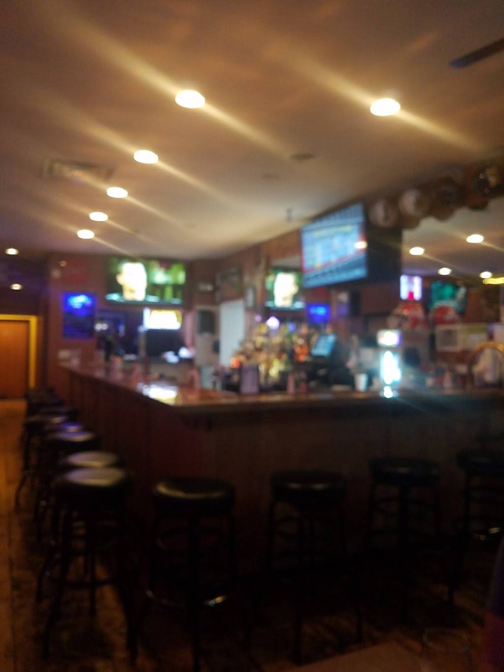 Rochs Place | restaurant | 101 N Main St, St Joseph, IL 61873, USA | 2174692660 OR +1 217-469-2660