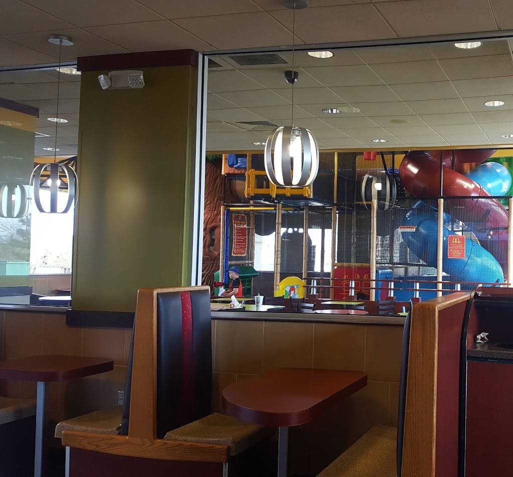 McDonalds | cafe | 2424 S Country Club Rd, El Reno, OK 73036, USA | 4052627500 OR +1 405-262-7500