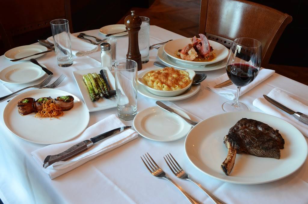 Bass Street Chop House | restaurant | 1601 River Dr Ste 100, Moline, IL 61265, USA | 3097624700 OR +1 309-762-4700