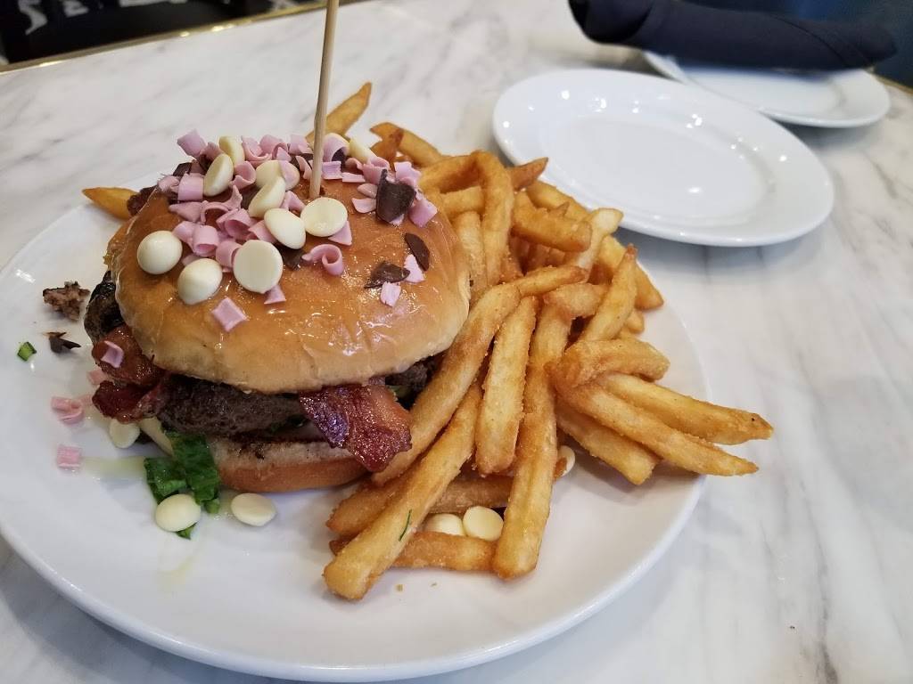 Sugar Factory | restaurant | Pentagon City Mall, 1100 S Hayes St, Arlington, VA 22202, USA | 7032583374 OR +1 703-258-3374