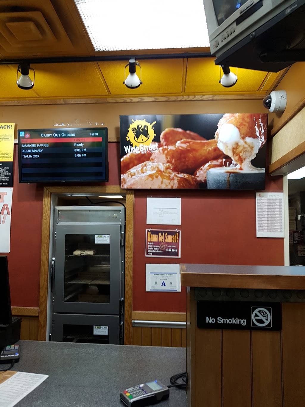 Pizza Hut | meal delivery | 2625 E Tropicana Ave Ste H, Las Vegas, NV 89121, USA | 7024359011 OR +1 702-435-9011