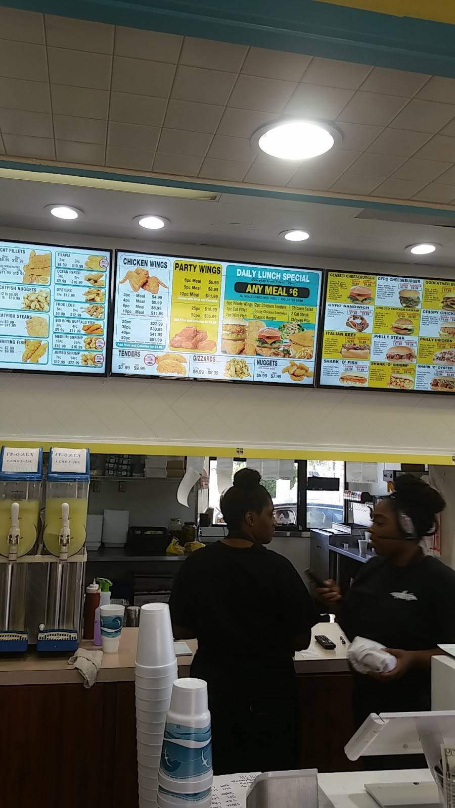 Shark’s Fish & Chicken | restaurant | 3659 Hickory Hill Rd, Memphis, TN 38115, USA | 9013600908 OR +1 901-360-0908