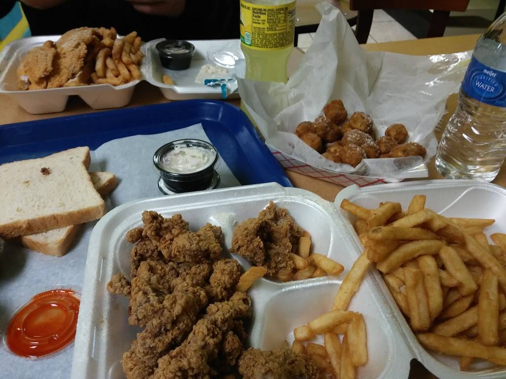 Super Shark | restaurant | 2133 Shelby St, Indianapolis, IN 46203, USA | 3172952556 OR +1 317-295-2556