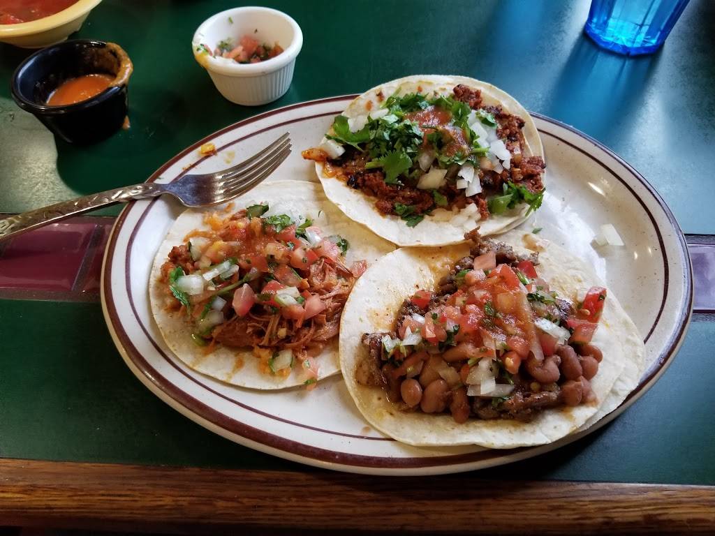 Tacos y Mariscos El Tiburon | restaurant | 1622 SW Roxbury St, Seattle, WA 98106, USA | 2065960827 OR +1 206-596-0827