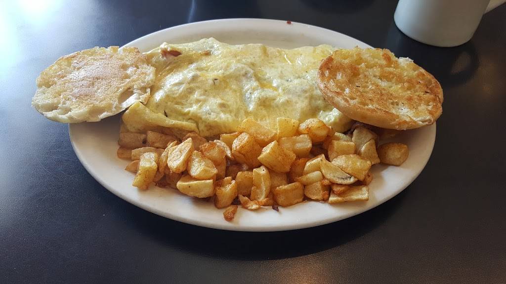 Bobolas Family Restaurant | restaurant | 1420 Lakeview Ave, Dracut, MA 01826, USA | 9789570065 OR +1 978-957-0065