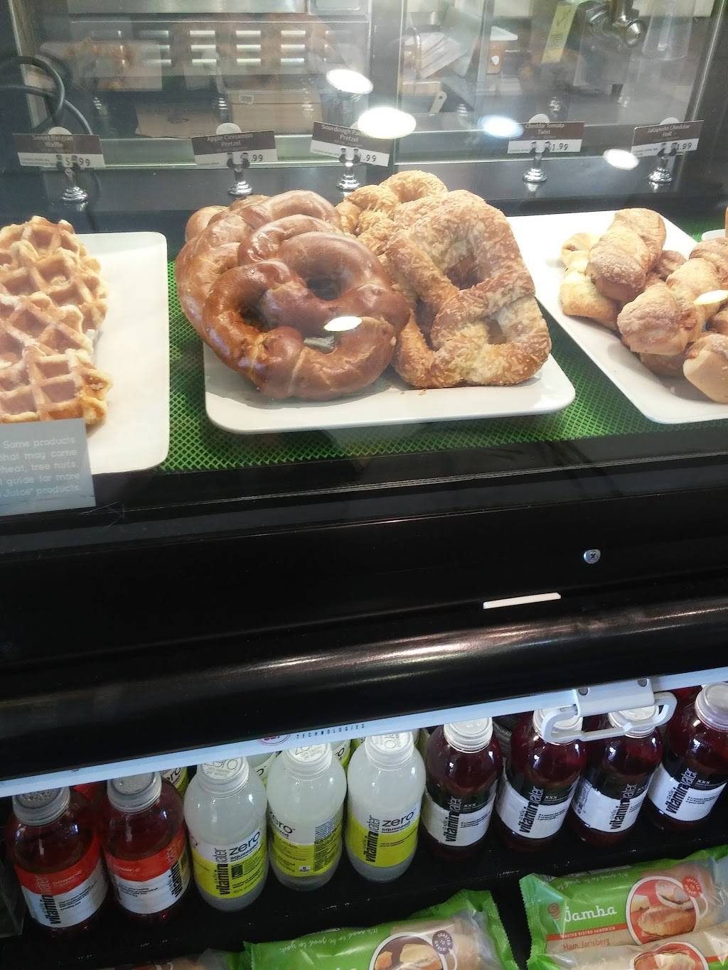 Jamba Juice Gateway Village | restaurant | 3660 Grand Ave Ste. F, Chino Hills, CA 91709, USA | 9095918019 OR +1 909-591-8019