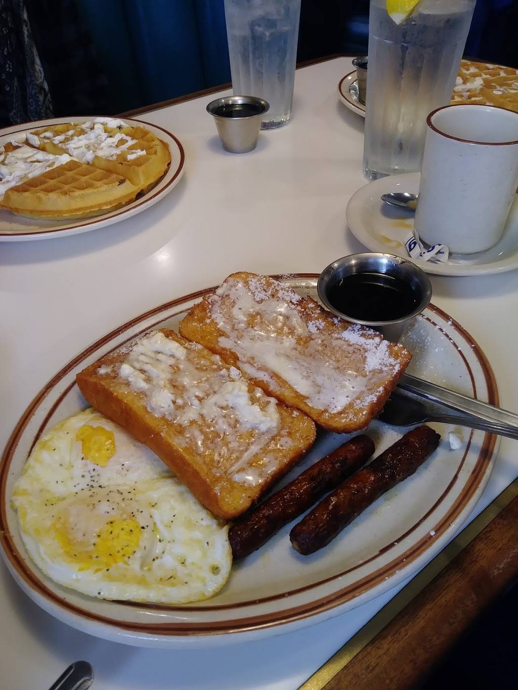 Velvet Grill & Creamery Restaurant | restaurant | 3250 Dale Rd ste a, Modesto, CA 95356, USA | 2095272662 OR +1 209-527-2662