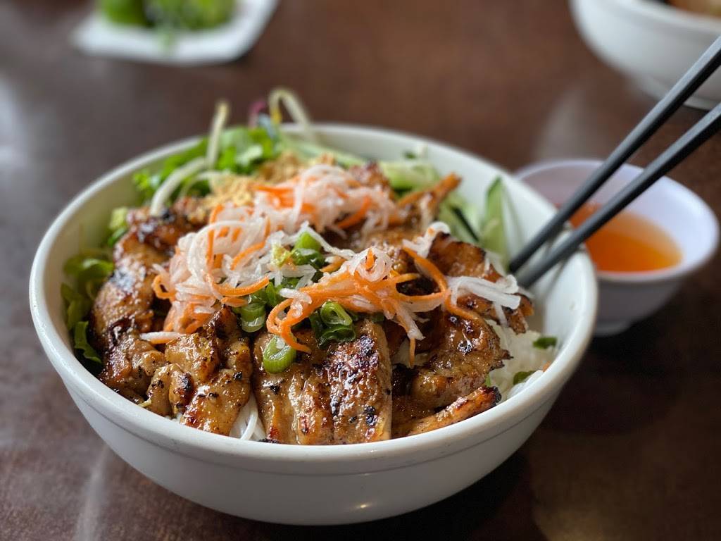 Pho Van 82nd | restaurant | 1919 SE 82nd Ave, Portland, OR 97216, USA | 5037885244 OR +1 503-788-5244