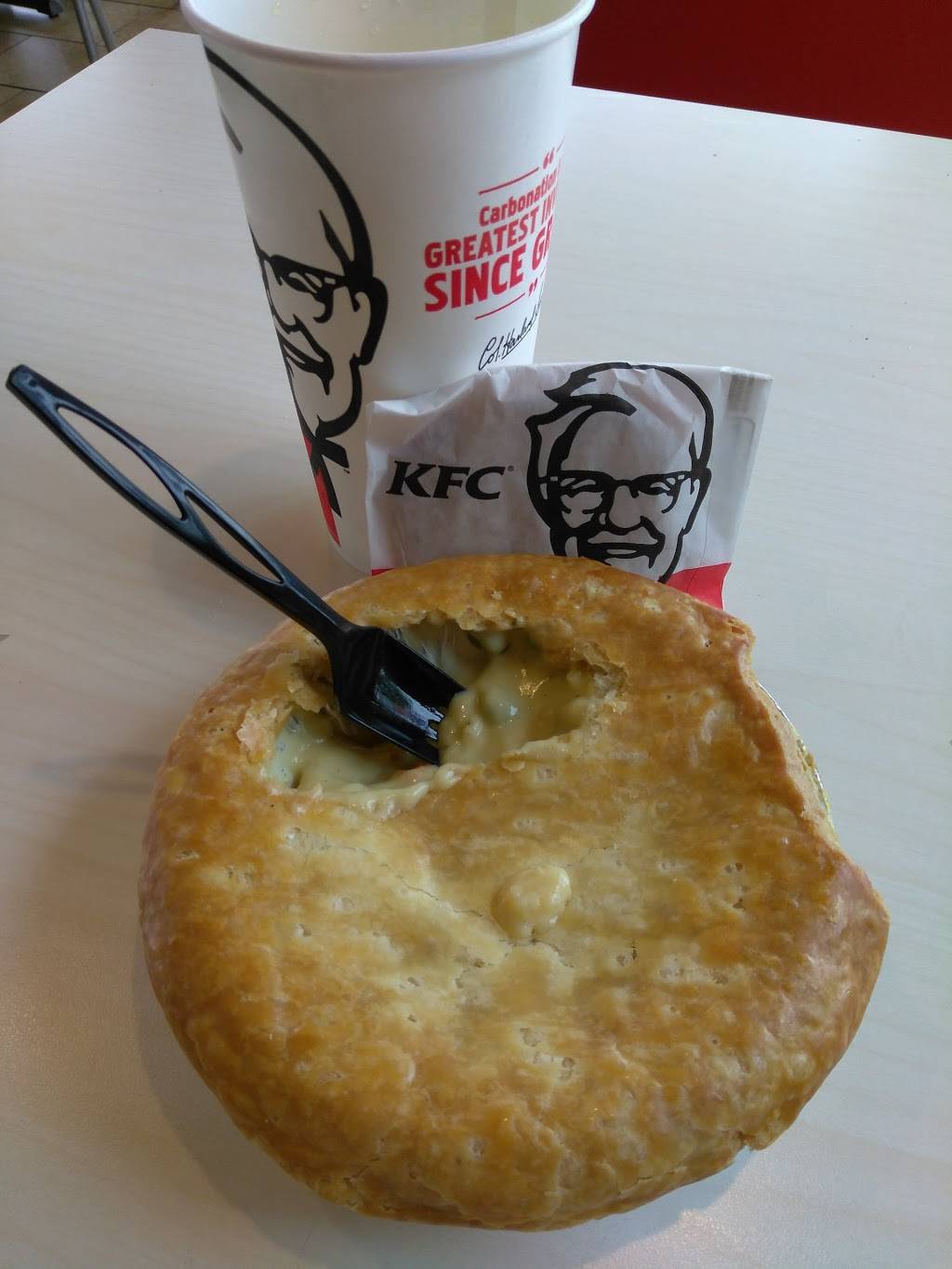 KFC | restaurant | 900 S Green River Rd, Evansville, IN 47715, USA | 8124766192 OR +1 812-476-6192