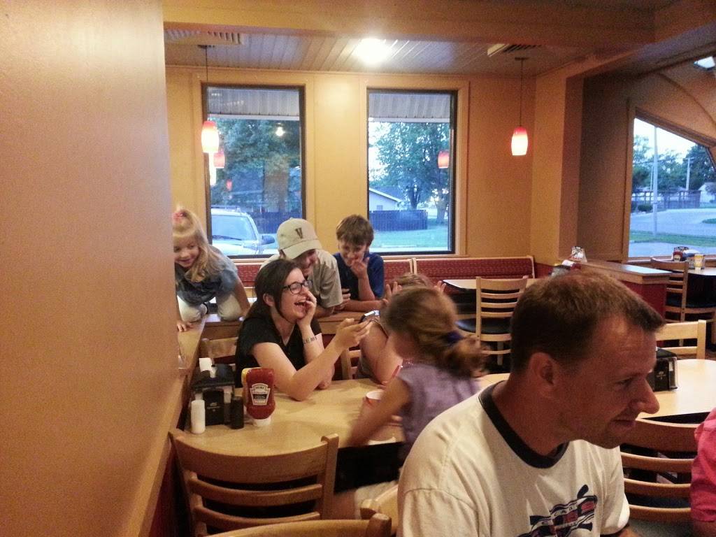 Dairy Queen | restaurant | 1003 N Springfield St, Virden, IL 62690, USA | 2179654287 OR +1 217-965-4287