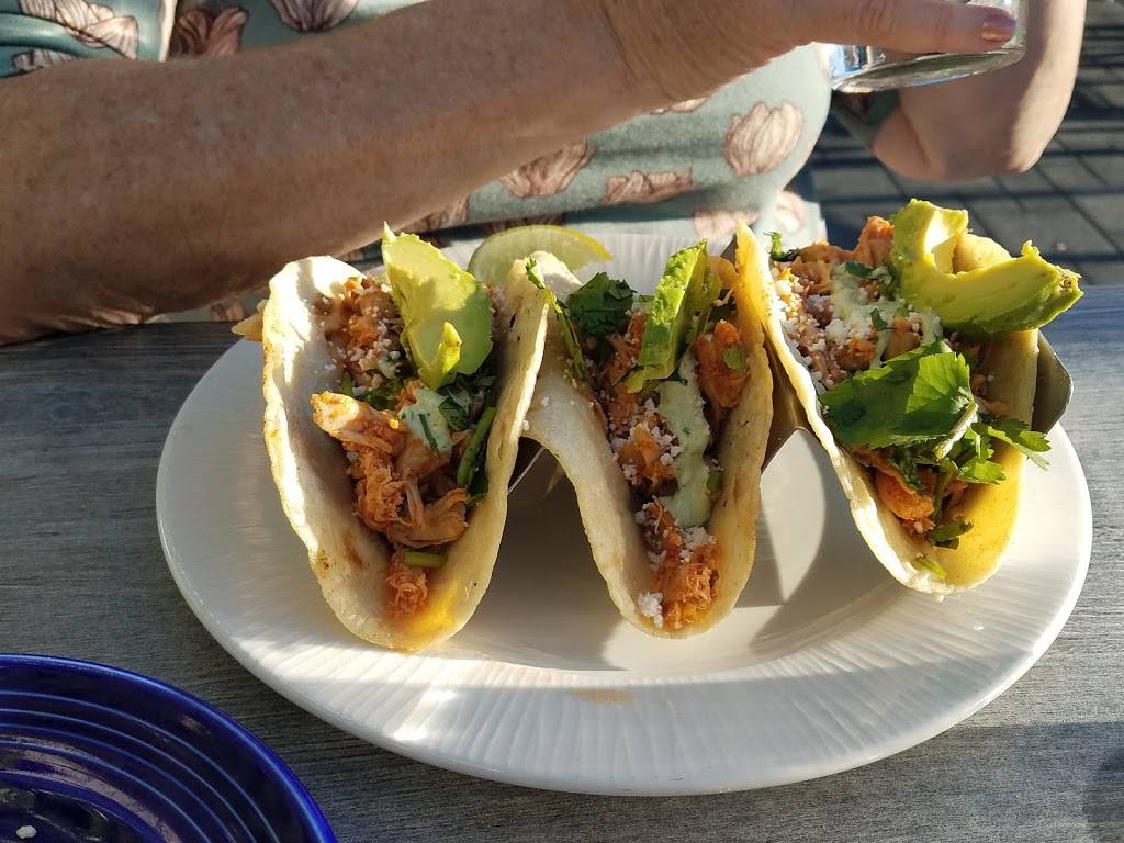 Marina Cantina | restaurant | 25 Causeway Blvd, Clearwater, FL 33767, USA | 7274431750 OR +1 727-443-1750