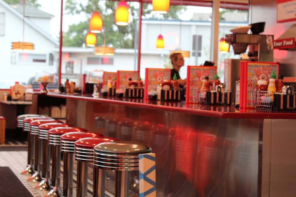 Red Arrow Diner | restaurant | 112 Loudon Rd, Concord, NH 03301, USA | 6034150444 OR +1 603-415-0444