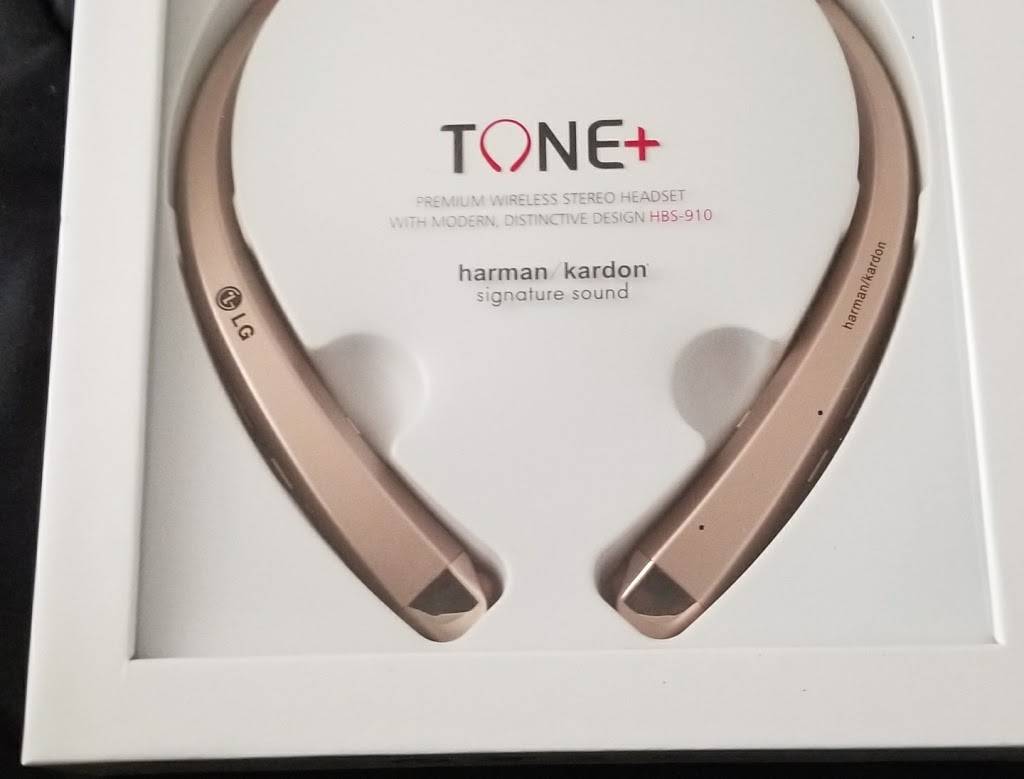 Krispy Krunchy Chicken | restaurant | 2717 Byron St, Richmond, VA 23223, USA | 8043034177 OR +1 804-303-4177