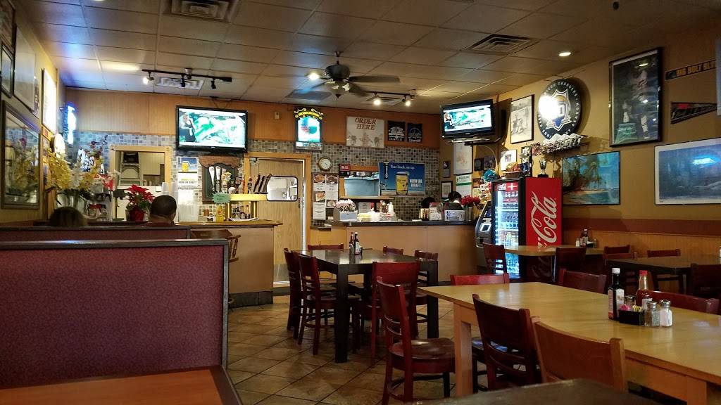 Chili Coast Burgers | restaurant | 1330 E Vista Way #1, Vista, CA 92084, USA | 7607261187 OR +1 760-726-1187