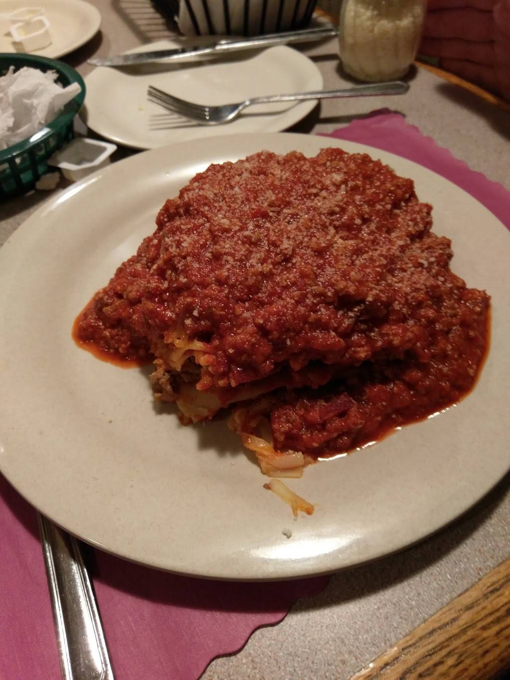 Ma Raffas Somerset | restaurant | 1142 County St, Somerset, MA 02726, USA | 5083240909 OR +1 508-324-0909