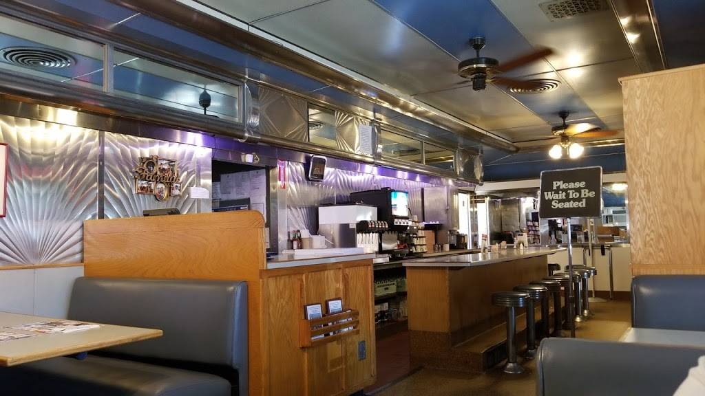 Bernies Dining Depot | restaurant | 749 James St, Chicopee, MA 01020, USA | 4135399268 OR +1 413-539-9268