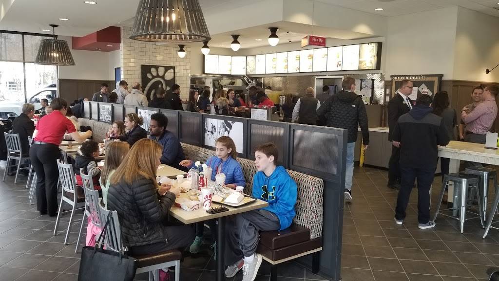 Chick-fil-A North Point Village Center | restaurant | 1494 North Point Village Center, Reston, VA 20194, USA | 7034811725 OR +1 703-481-1725