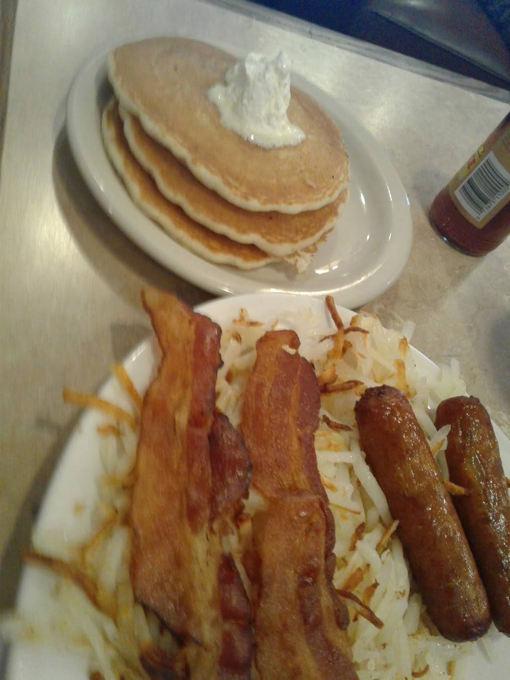 Kennedy Cafe & Family Restaurant | bakery | 6818 Kennedy Ave, Hammond, IN 46323, USA | 2198441612 OR +1 219-844-1612