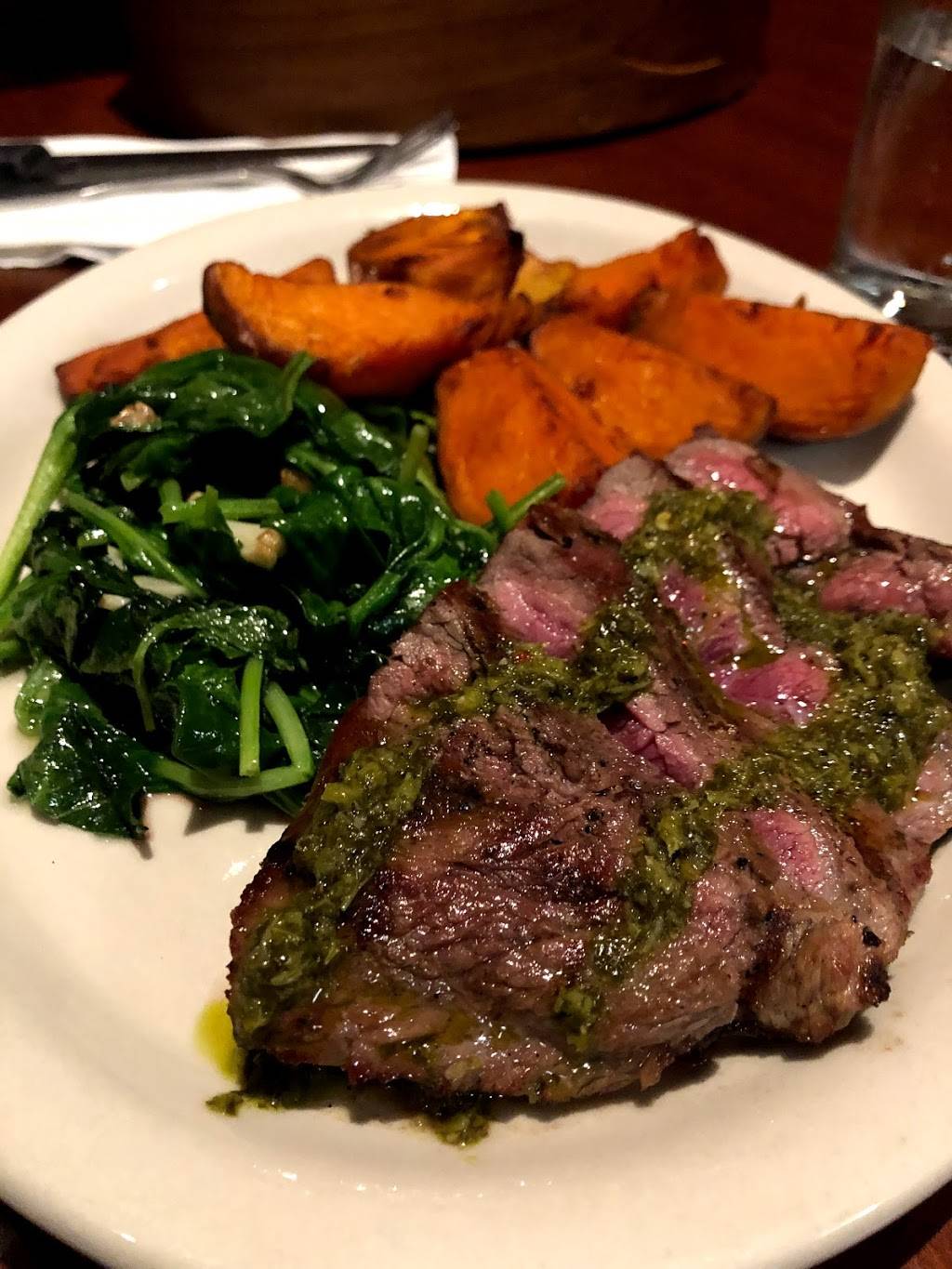 Red Hawk Bar & Grill | restaurant | 316 S State St, Ann Arbor, MI 48104, USA | 7349944004 OR +1 734-994-4004