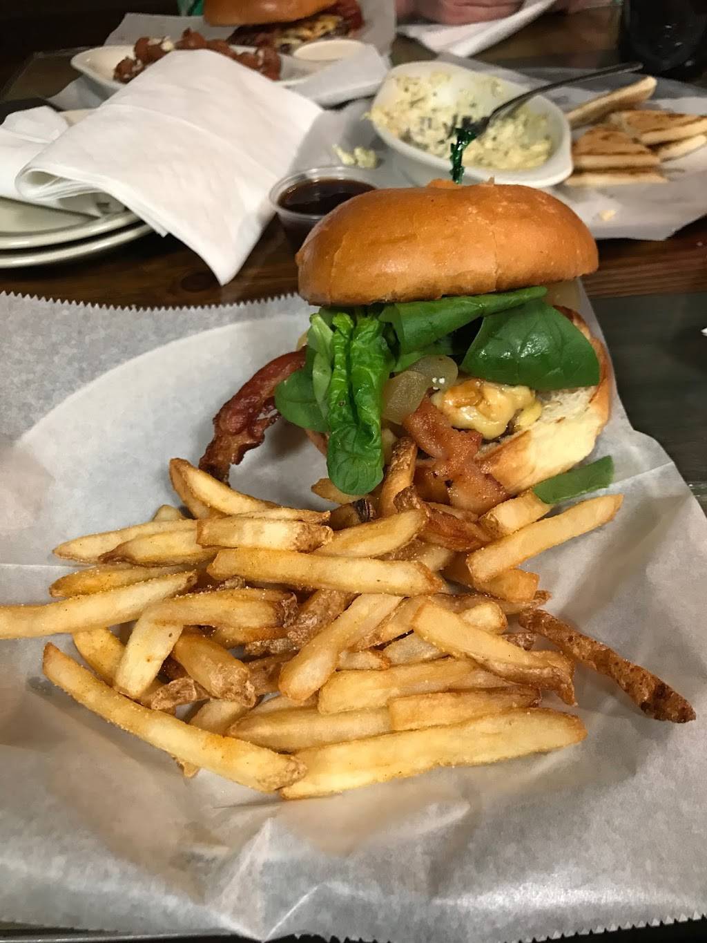 Tipsyz Tavern & Grill | restaurant | 805 Westchester Dr, High Point, NC 27262, USA | 3368870230 OR +1 336-887-0230