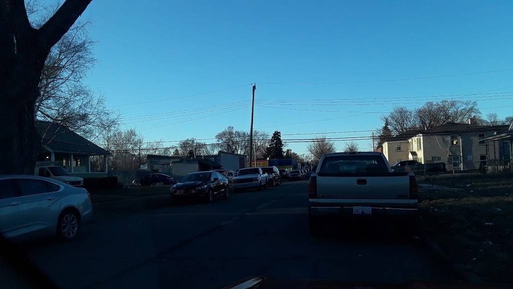 Vickies Bar & Grill | restaurant | 19205 Schoolcraft, Detroit, MI 48223, USA | 3132728997 OR +1 313-272-8997