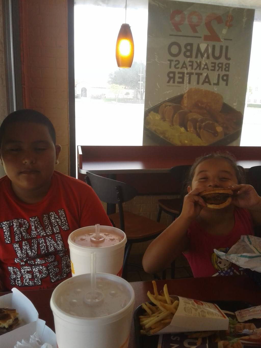 Jack in the Box | restaurant | 335 S Garland Ave, Garland, TX 75040, USA | 9722767643 OR +1 972-276-7643