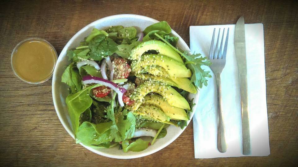 Roots Organic Juice Café | restaurant | 108 E Lincolnway, Valparaiso, IN 46383, USA | 2195100002 OR +1 219-510-0002