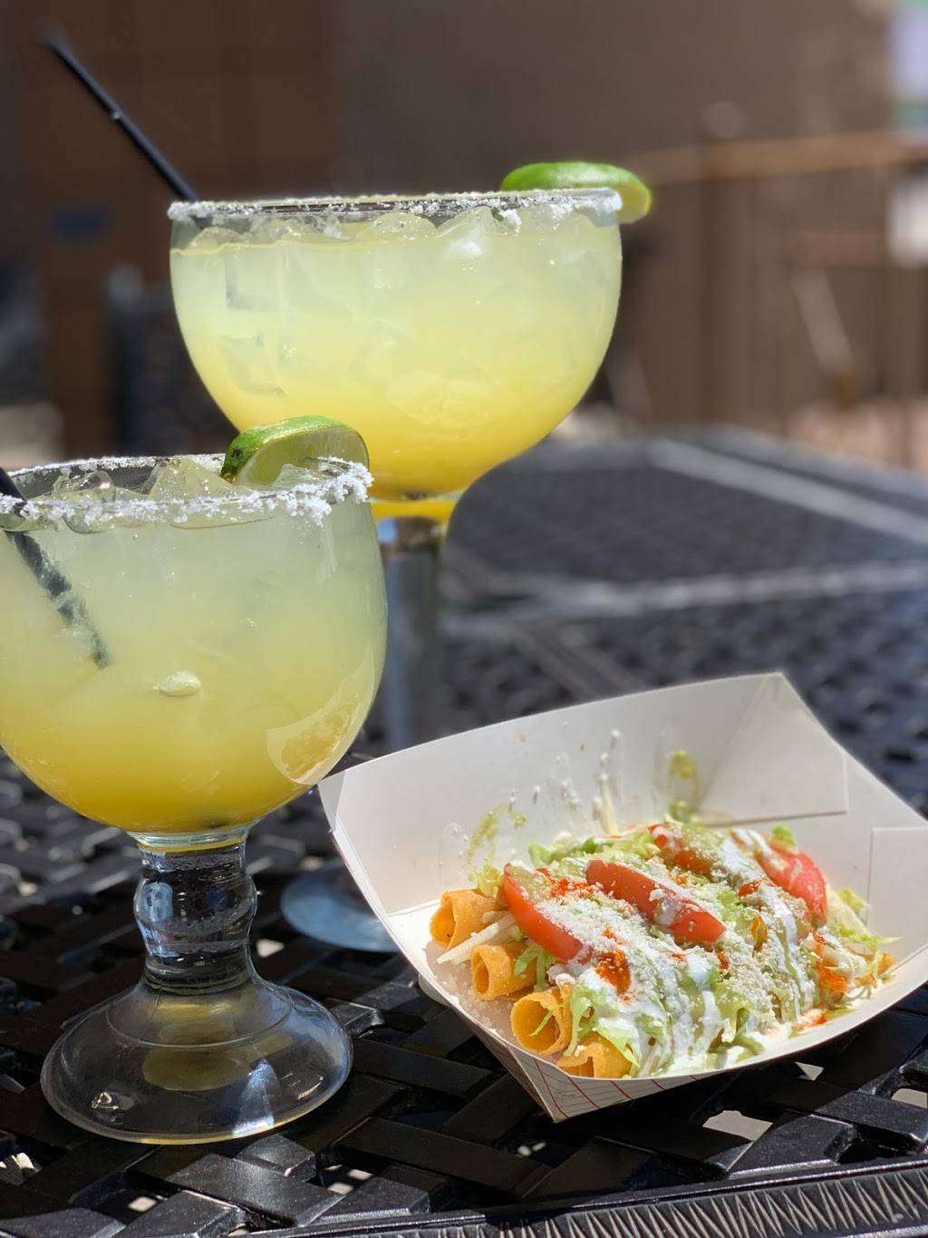 House of Rock | restaurant | 931 N Resler Dr, El Paso, TX 79912, USA | 9157604111 OR +1 915-760-4111