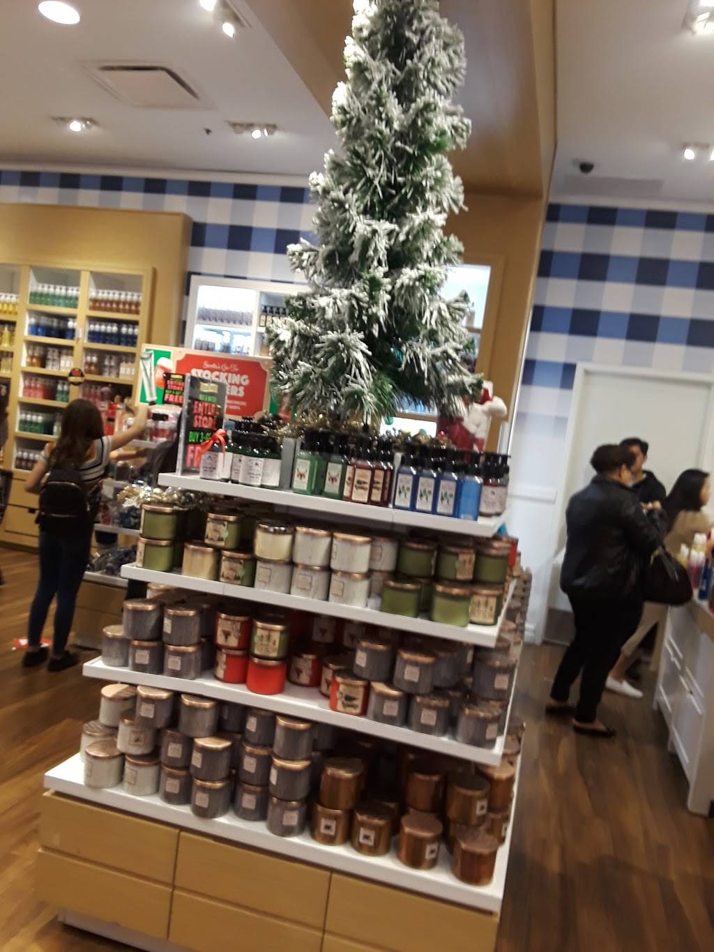 Arrowhead Towne Center | shopping mall | 7700 W. Arrowhead Towne Center, Glendale, AZ 85308, USA | 6239797777 OR +1 623-979-7777