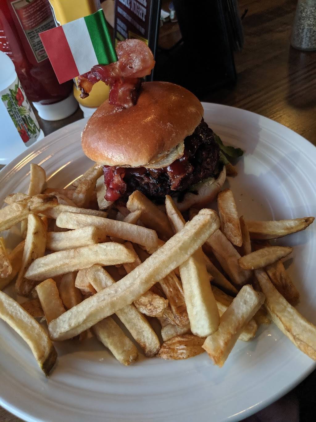 D’Arcy McGee’s - Kirkwood | restaurant | 675 Kirkwood Ave, Ottawa, ON K1Z 8N7, Canada | 6137149888 OR +1 613-714-9888