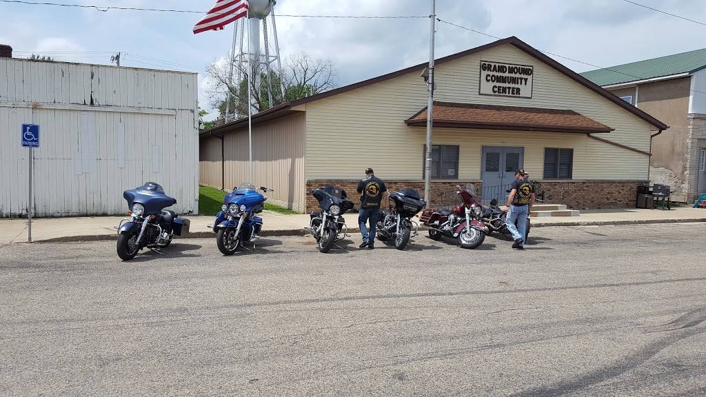 Cherokees Bar & Grill | restaurant | 509 Smith St, Grand Mound, IA 52751, USA | 5638479540 OR +1 563-847-9540