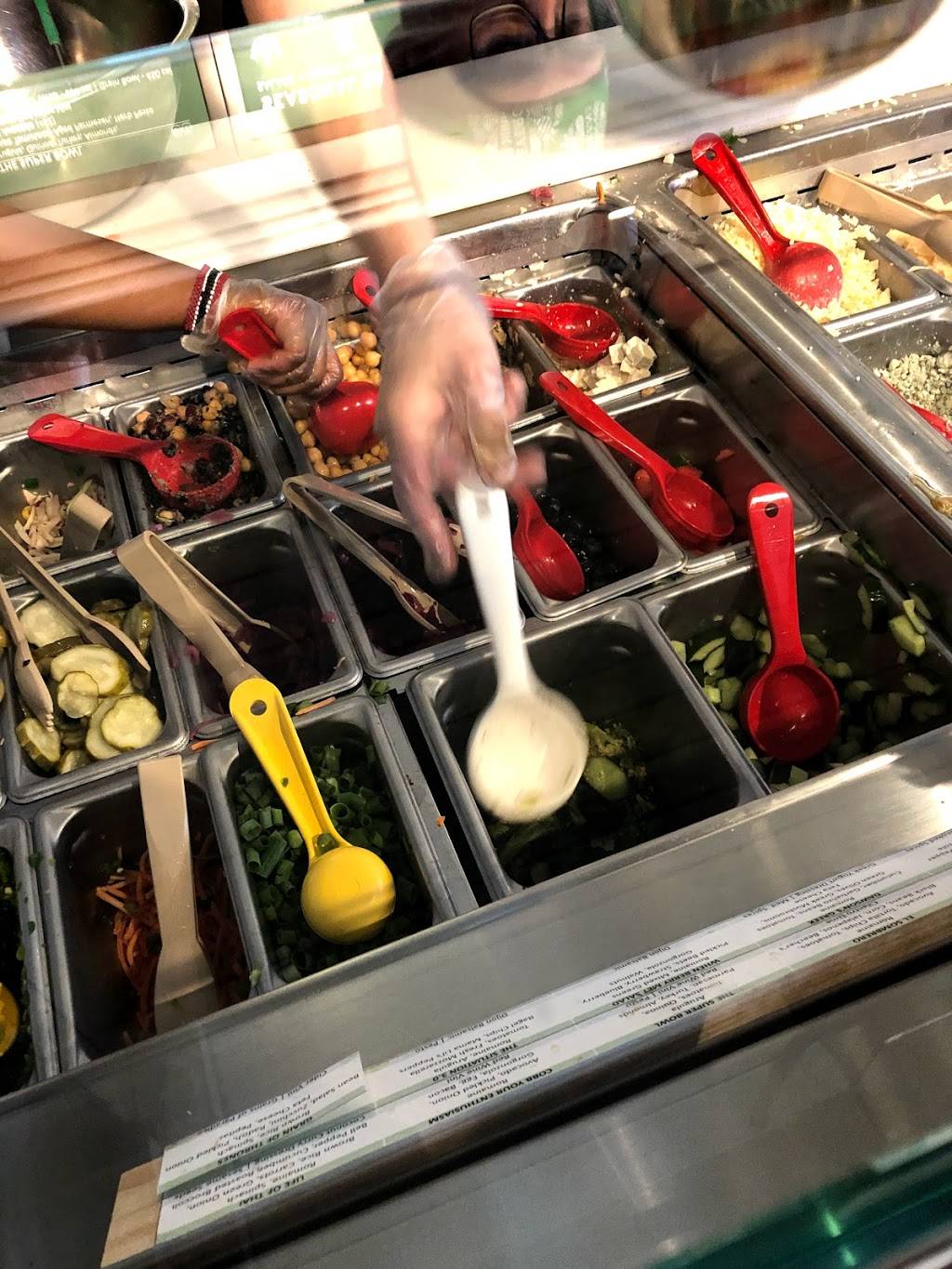 Evergreens Salad | restaurant | 10503 NE 4th St, Bellevue, WA 98004, USA | 4255592623 OR +1 425-559-2623