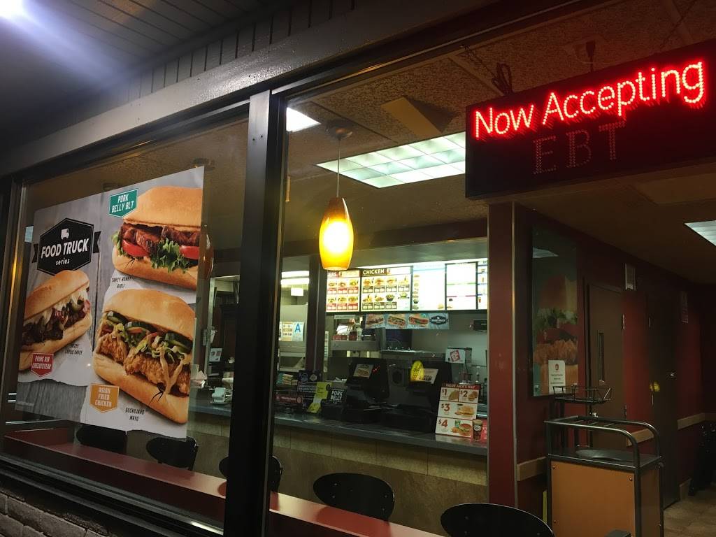 Jack in the Box | restaurant | 2225 Foothill Blvd, La Cañada Flintridge, CA 91011, USA | 8189571963 OR +1 818-957-1963