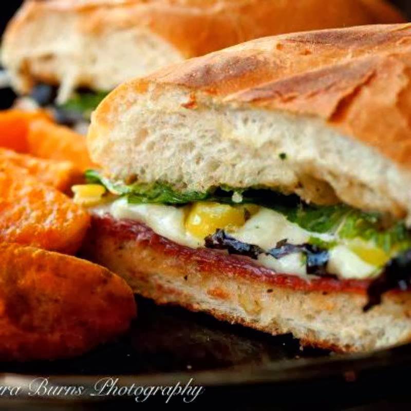 Mavericks Pizza | meal delivery | 1215 Randolph Ave, St Paul, MN 55105, USA | 6516983439 OR +1 651-698-3439